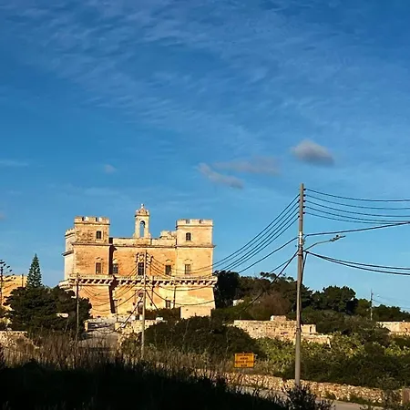 アパート Brandnew 3 Bed Maisonette In Selmun! By Homely